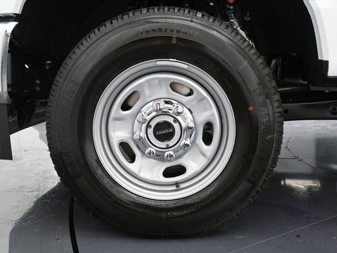 New 2026 Ford F250 XL w/ XL Chrome Package image 33