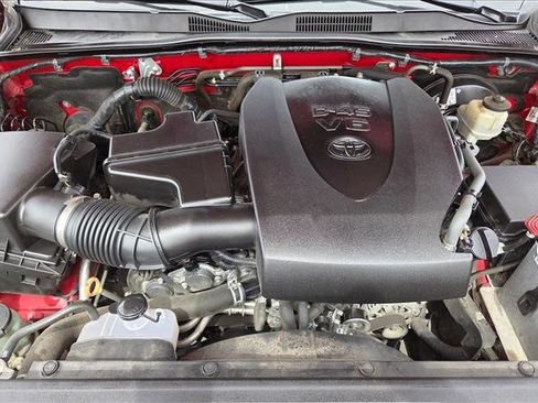 Certified 2018 Toyota Tacoma SR5 RWD image 21