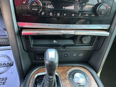 Used 2022 Nissan Armada SL RWD image 20