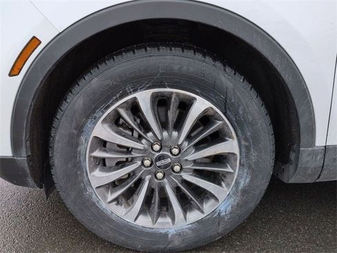 Used 2023 Lincoln Nautilus Reserve image 24