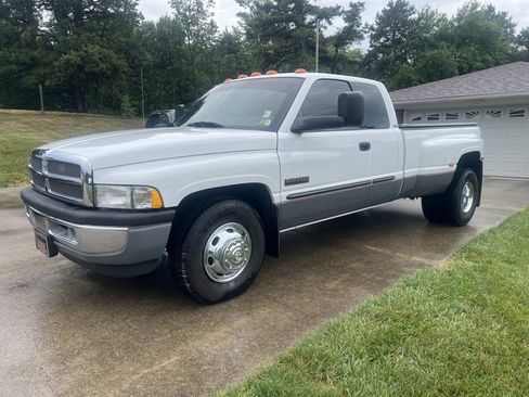 Used 2001 Dodge Ram 3500 Truck 2WD Quad Cab image 1