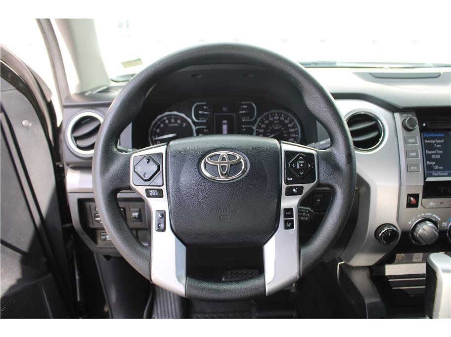 Used 2018 Toyota Tundra SR5 w/ SR5 Upgrade Package AWD/4WD image 17