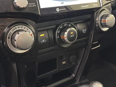 Used 2023 Toyota 4Runner TRD Off-Road Premium w/ Moonroof Package AWD/4WD image 21