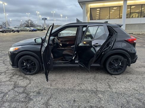 Used 2024 Nissan Kicks SR image 12