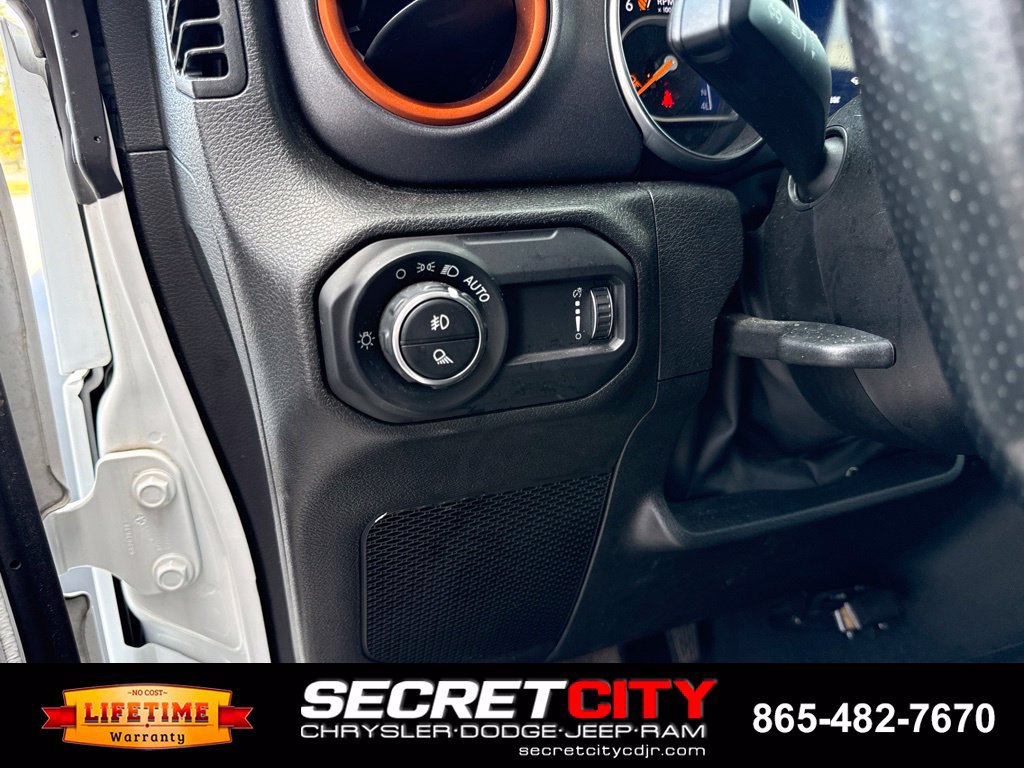 Used 2023 Jeep Gladiator Mojave w/ Cold Weather Group AWD/4WD image 29