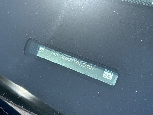 Used 2023 Chevrolet Bolt EUV LT w/ Convenience Package FWD image 52