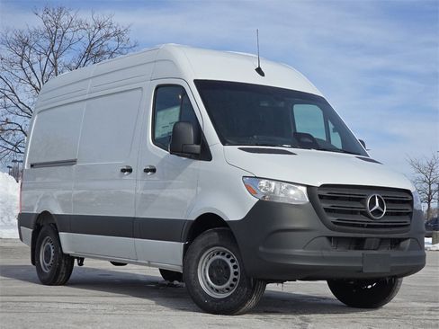 Used 2025 Mercedes-Benz Sprinter 2500 image 1