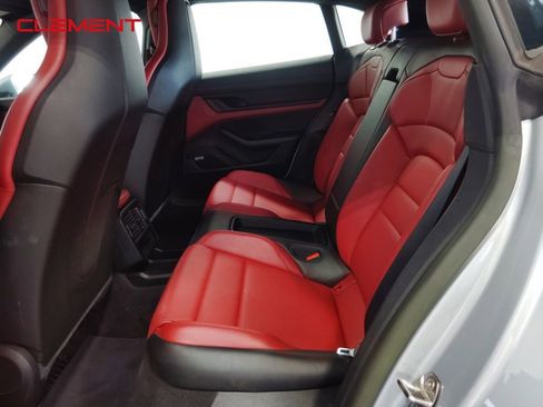 Used 2022 Porsche Taycan 4 Cross Turismo image 32