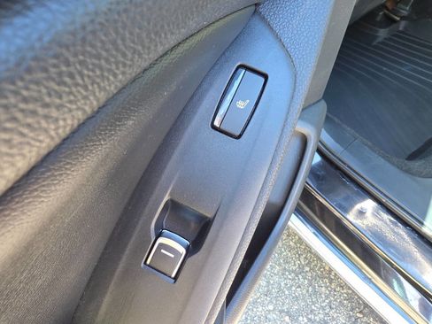 Used 2018 Honda Accord Touring image 34