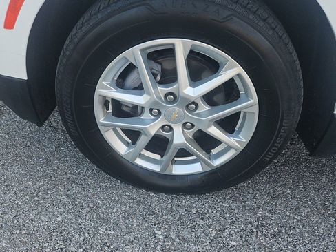 Used 2024 Chevrolet Equinox LT AWD/4WD image 9