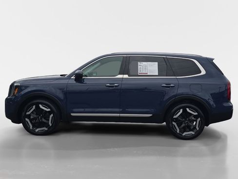 Used 2024 Kia Telluride S w/ S Sunroof Package image 2