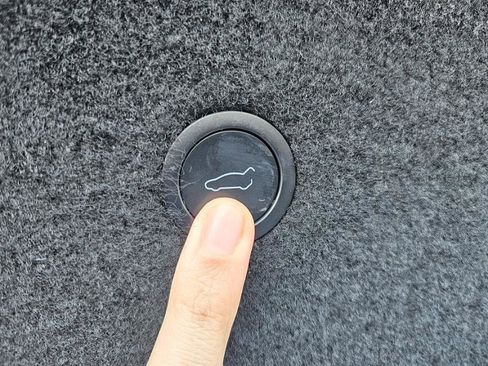 Used 2023 Tesla Model S Plaid image 74