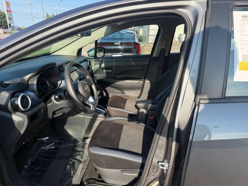 Used 2025 Nissan Versa SV FWD image 24