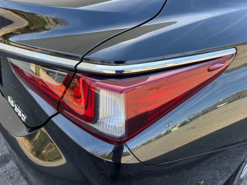 Used 2019 Lexus ES 350 w/ Premium Package FWD image 36