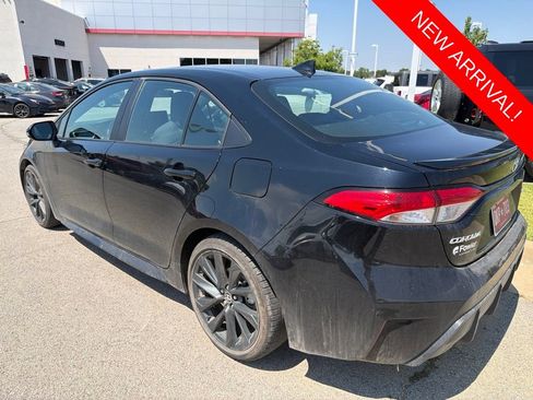 Certified 2025 Toyota Corolla SE w/ SE Premium Package FWD image 6