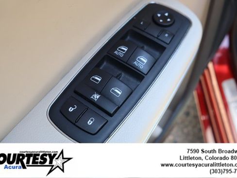 Used 2020 Chrysler 300 Limited RWD image 23