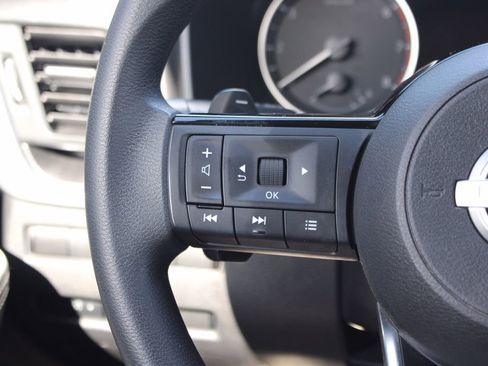 Used 2023 Nissan Rogue SV AWD/4WD image 20