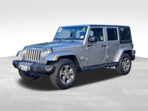 Used 2018 Jeep Wrangler Unlimited Sahara w/ Connectivity Group AWD/4WD image 1