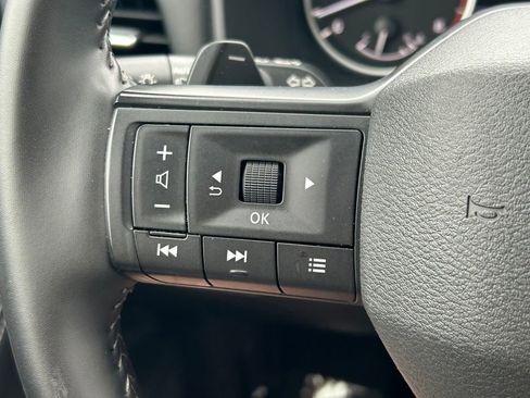 Used 2025 Nissan Rogue SV FWD image 31