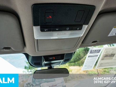 Used 2025 Nissan Rogue SV image 33