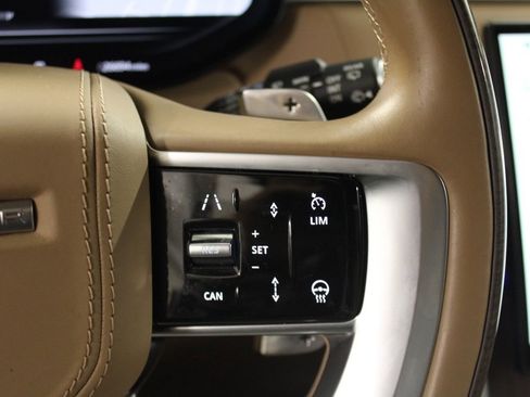 Used 2024 Land Rover Range Rover Long Wheelbase Autobiography image 23