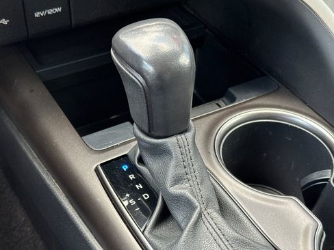Used 2022 Toyota Camry SE FWD image 26