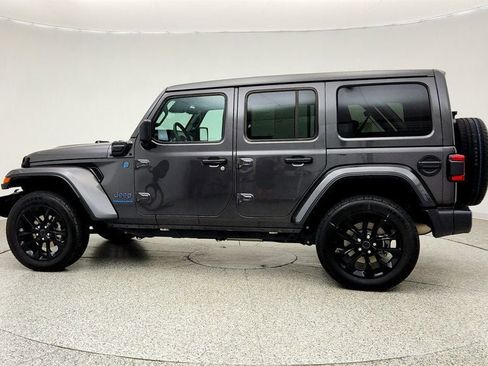 Used 2025 Jeep Wrangler Unlimited Sahara w/ Safety Group AWD/4WD image 8