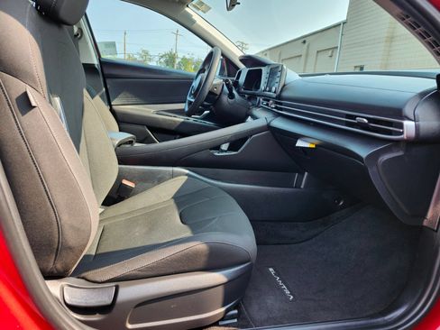 Certified 2026 Hyundai Elantra Hybrid FWD image 11