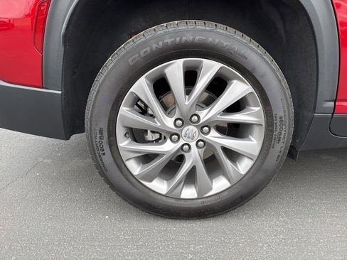 Used 2025 Buick Enclave Preferred w/ Power Package image 4