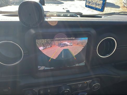 Used 2021 Jeep Wrangler Unlimited Sahara w/ Cold Weather Group image 33