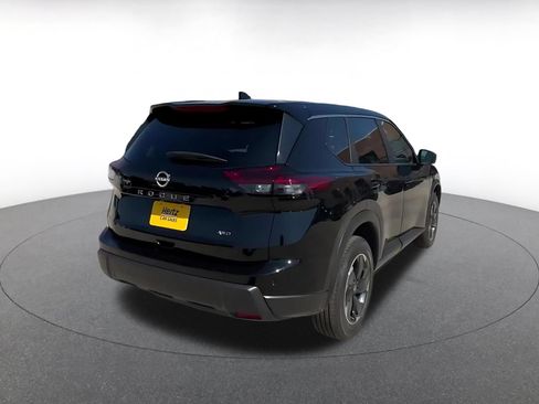 Used 2025 Nissan Rogue SV AWD/4WD image 14