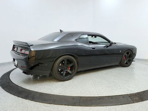 Used 2016 Dodge Challenger SRT Hellcat image 5