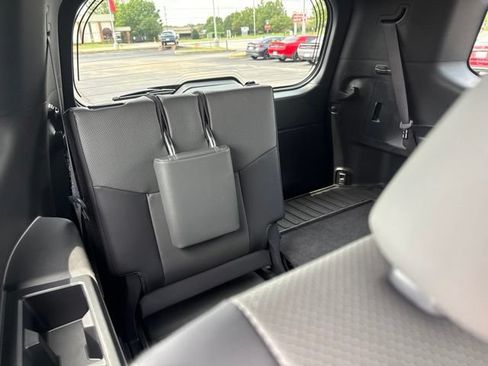 Used 2024 Lexus GX 550 w/ Cold Area Package AWD/4WD image 20