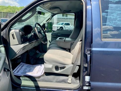 Used 2006 Ford F250 XL RWD image 7