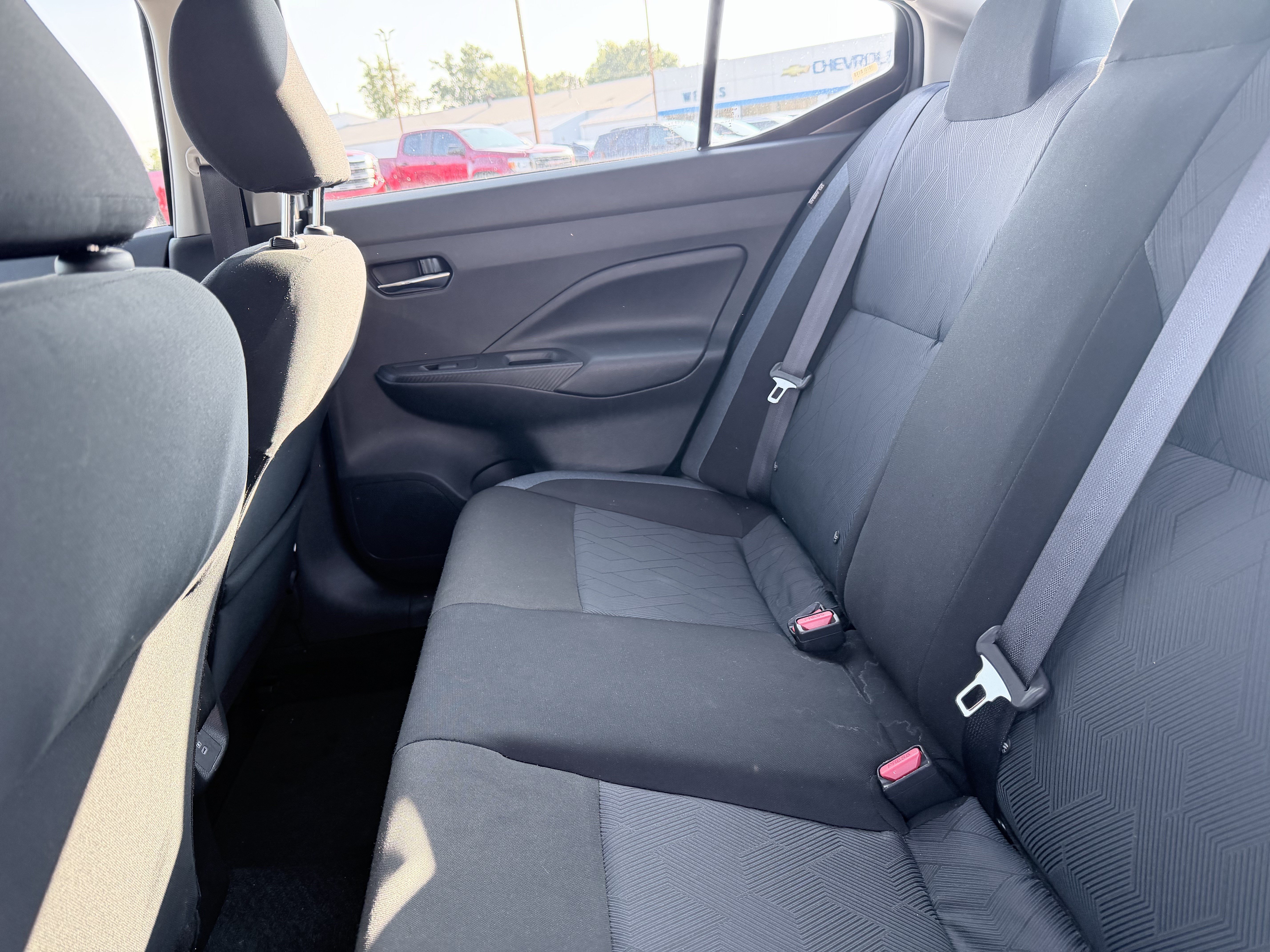 Used 2025 Nissan Versa SV FWD image 5