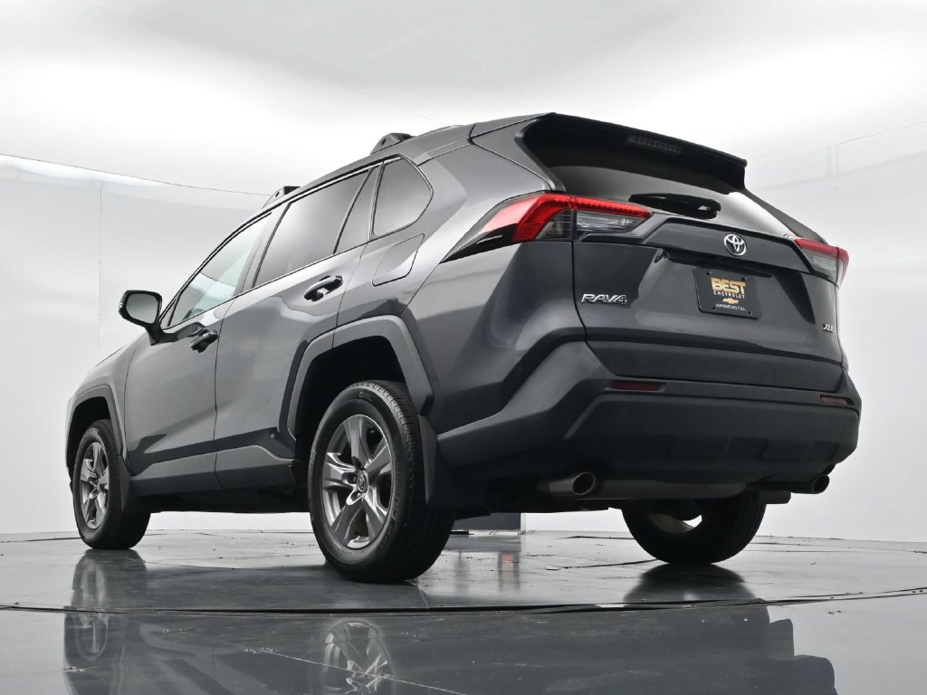 Used 2024 Toyota RAV4 XLE FWD image 30