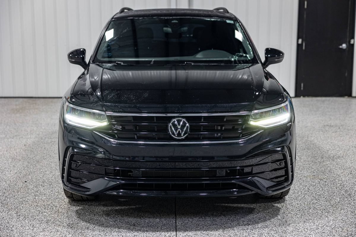 Used 2023 Volkswagen Tiguan SE R-Line FWD image 8