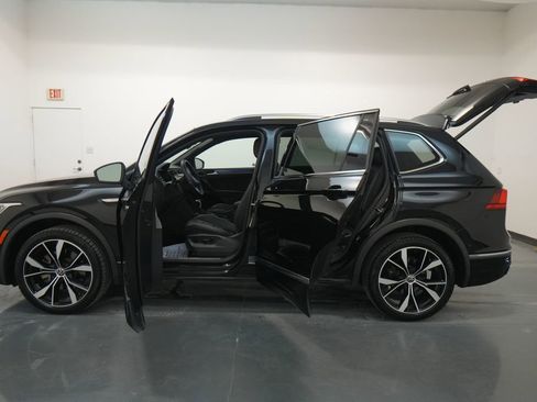 Used 2022 Volkswagen Tiguan SEL R-Line image 29
