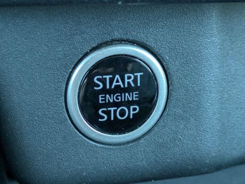 Certified 2023 Nissan Rogue SV FWD image 27
