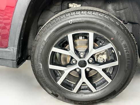 Used 2024 Jeep Grand Cherokee Limited image 11