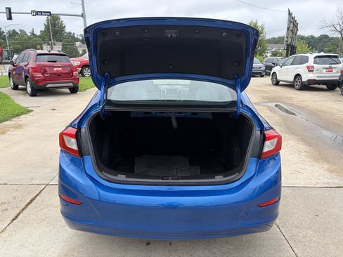 Used 2019 Chevrolet Cruze LT FWD image 21
