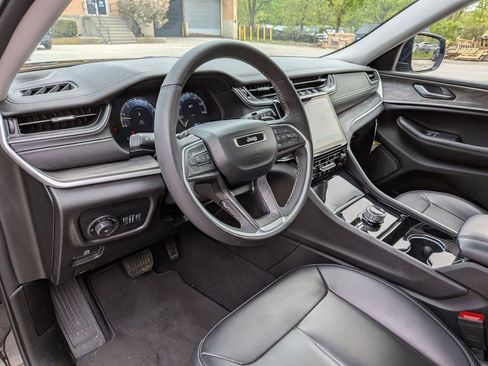 Used 2023 Jeep Grand Cherokee L Limited AWD/4WD image 14