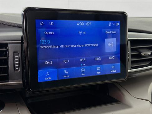 Used 2022 Ford Explorer XLT w/ Equipment Group 202A AWD/4WD image 14