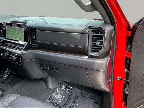 Used 2023 Chevrolet Silverado 1500 LT AWD/4WD image 18
