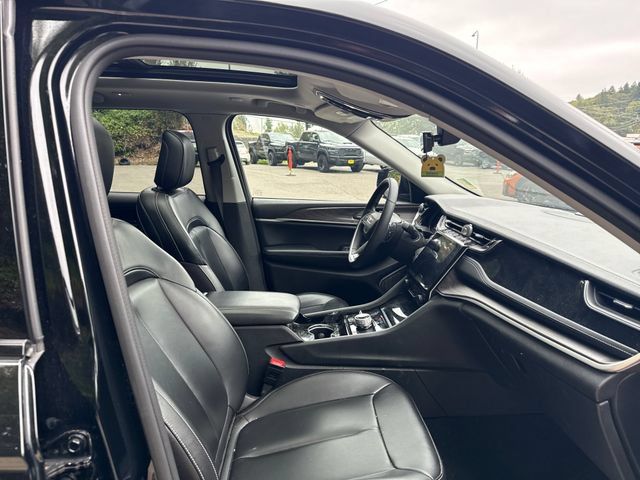 Used 2023 Jeep Grand Cherokee 4WD 4xe image 9