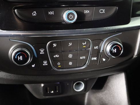 Used 2023 Chevrolet Traverse LT w/ Midnight/Sport Edition image 42