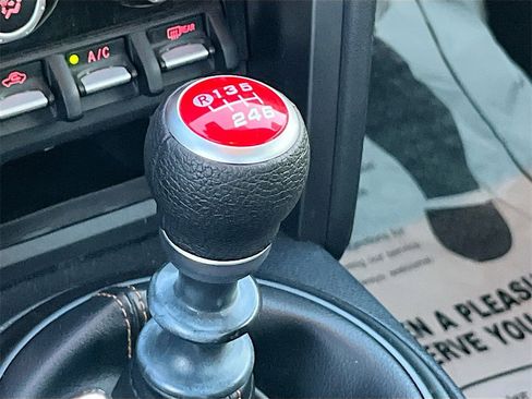 Used 2020 Toyota 86 image 16