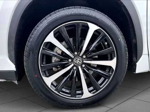 Used 2022 Toyota Highlander XSE image 10