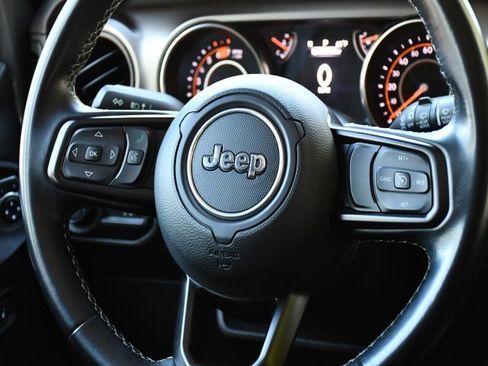 Used 2020 Jeep Wrangler Unlimited Freedom Edition image 23