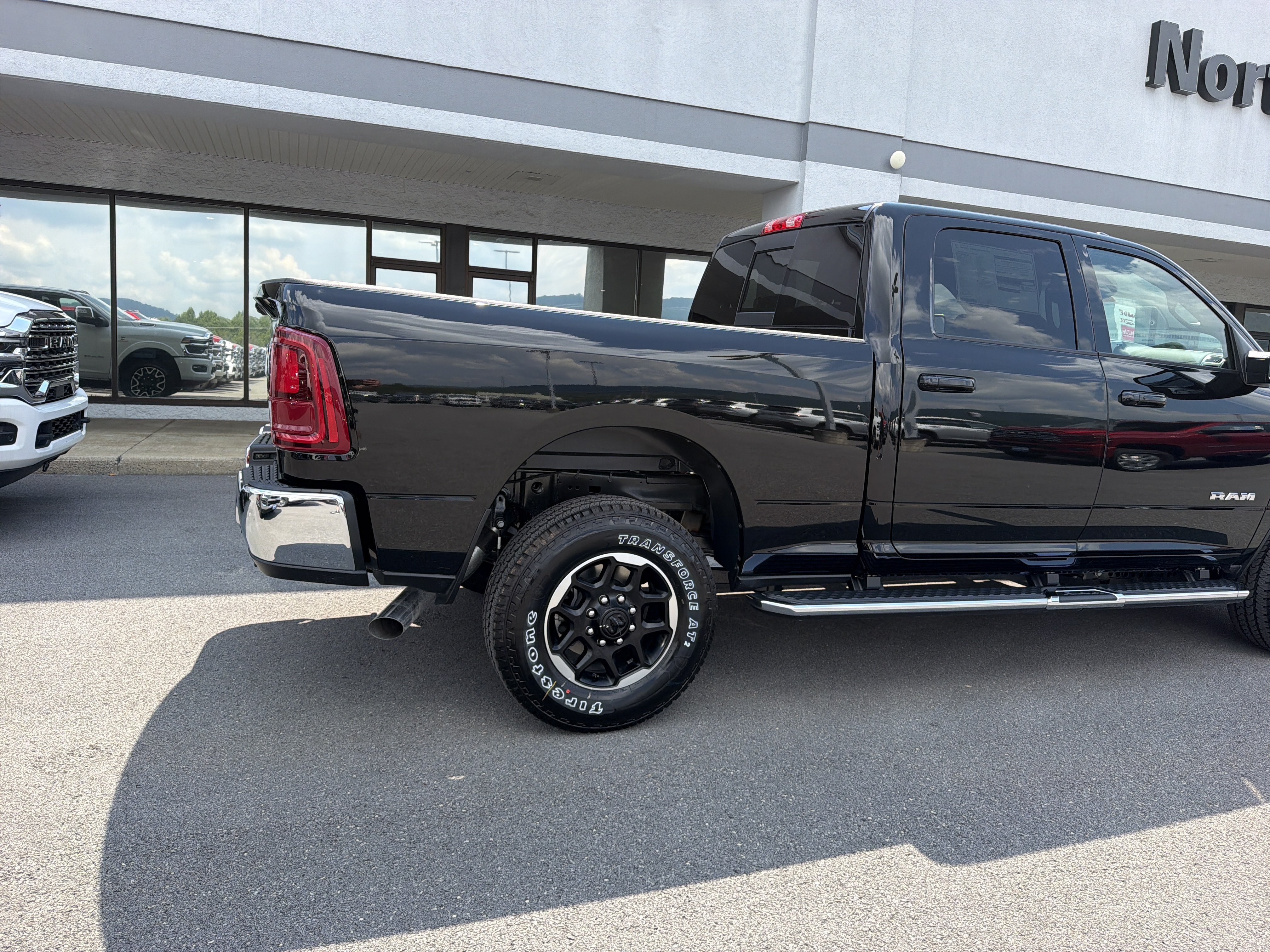 New 2027 RAM 2500 Laramie AWD/4WD image 6